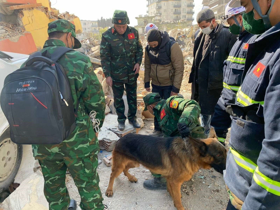 Đoàn cứu hộ cứu nạn của Quân đội nhân dân Việt Nam tham gia hỗ trợ khắc phục hậu quả động đất tại tỉnh Hatay, Thổ Nhĩ Kỳ, ngày 15/2. (Ảnh: Văn Hiếu/TTXVN)
