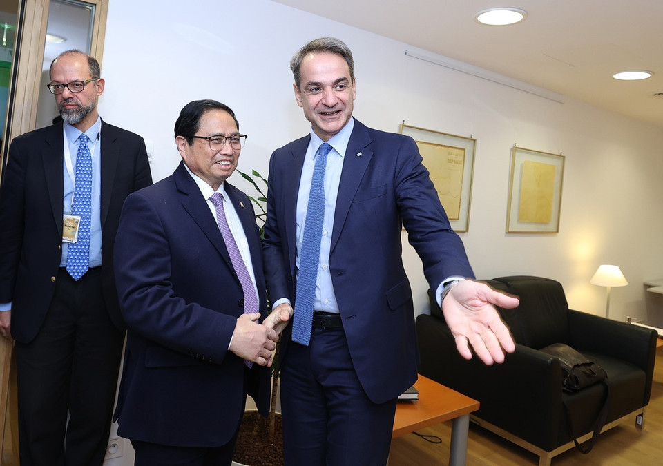 Thủ tướng Phạm Minh Chính gặp Thủ tướng Hy Lạp Kyriakos Mitsotakis. (Ảnh: Dương Giang/TTXVN)