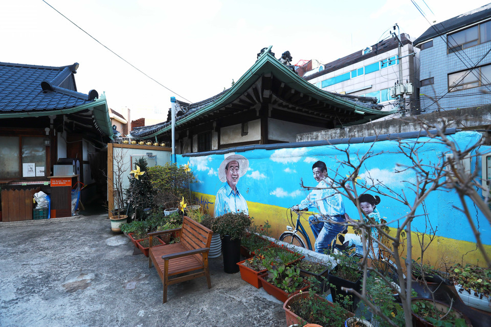 Các con ngõ nhỏ ở thành phố Daegu luôn là những điểm check-in lý tưởng cho khách thăm quan. (Ảnh: Anh Nguyên/TTXVN)