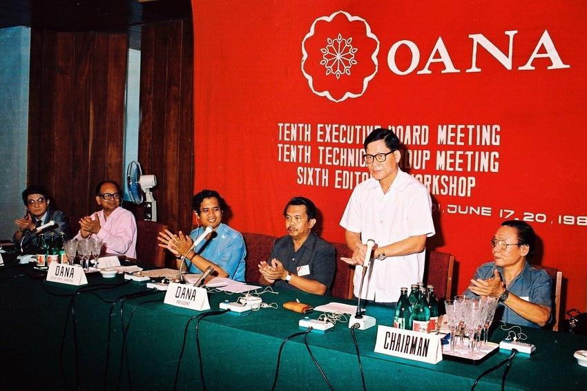 Phó Chủ tịch Hội đồng Bộ trưởng Nguyễn Khánh phát biểu tại phiên khai mạc Hội nghị Ban chấp hành OANA lần thứ 10, do TTXVN tổ chức tại Hà Nội từ ngày 17-18/6/1989. (Ảnh: Kim Hùng/TTXVN)