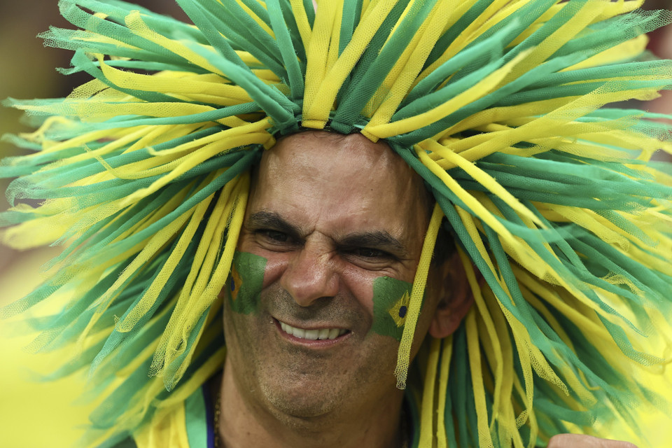 Cổ động viên Brazil trong trận gặp Serbia ở Lusail, Qatar. (Ảnh: THX/TTXVN)