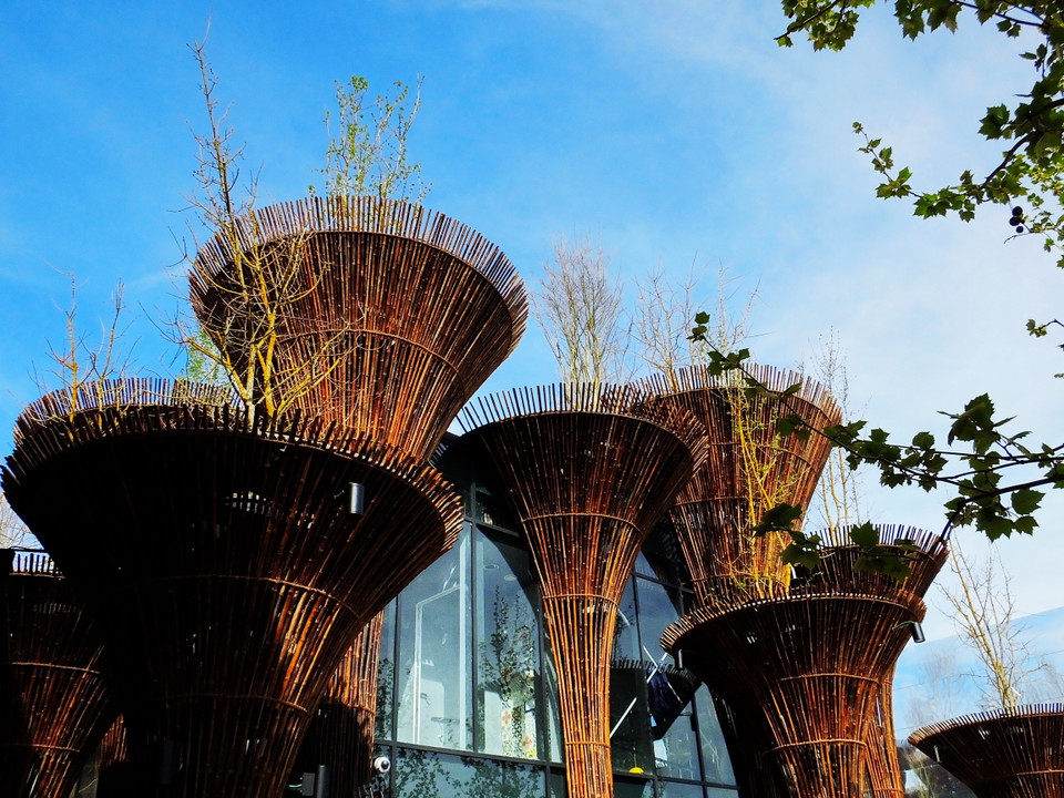 Nhà Việt Nam đã được khẩn trương hoàn thiện nội và ngoại thất trước giờ chính thức Khai mạc Expo Milan2015. (Ảnh: Quang Thanh/Vietnam+)