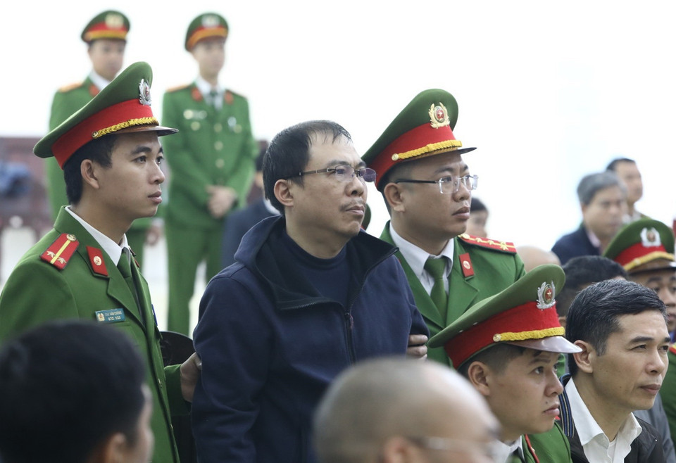 Bị cáo Phạm Nhật Vũ (sinh năm 1973, nguyên Chủ tịch Hội đồng quản trị AVG) tại phiên tòa. (Ảnh: Văn Điệp/TTXVN)