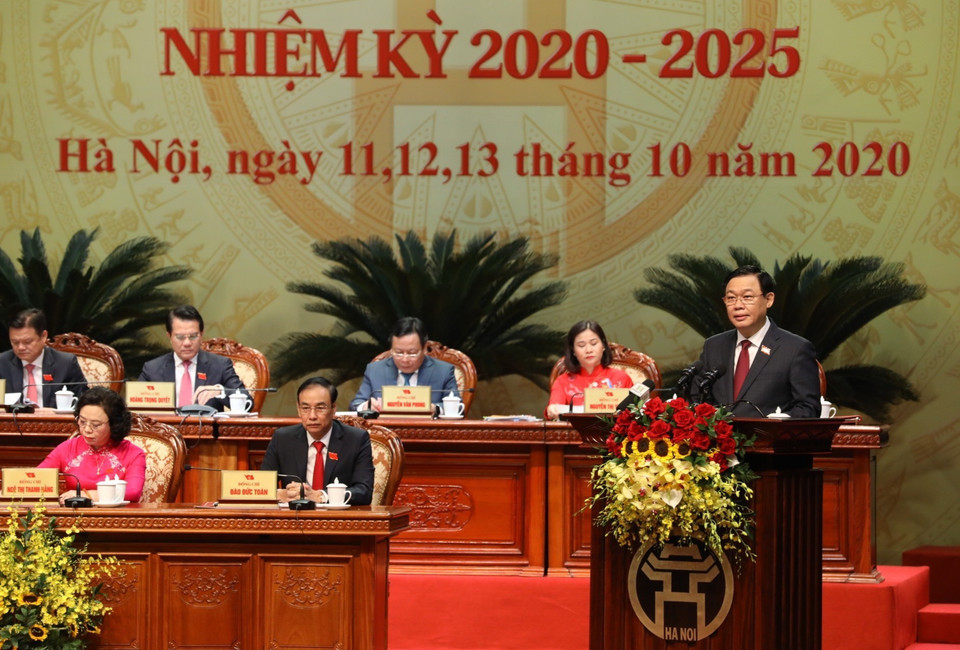 Đồng chí Vương Đình Huệ, Ủy viên Bộ Chính trị, Bí thư Thành ủy, Trưởng đoàn đại biểu Quốc hội thành phố Hà Nội, phát biểu khai mạc. (Ảnh: Văn Điệp/TTXVN)