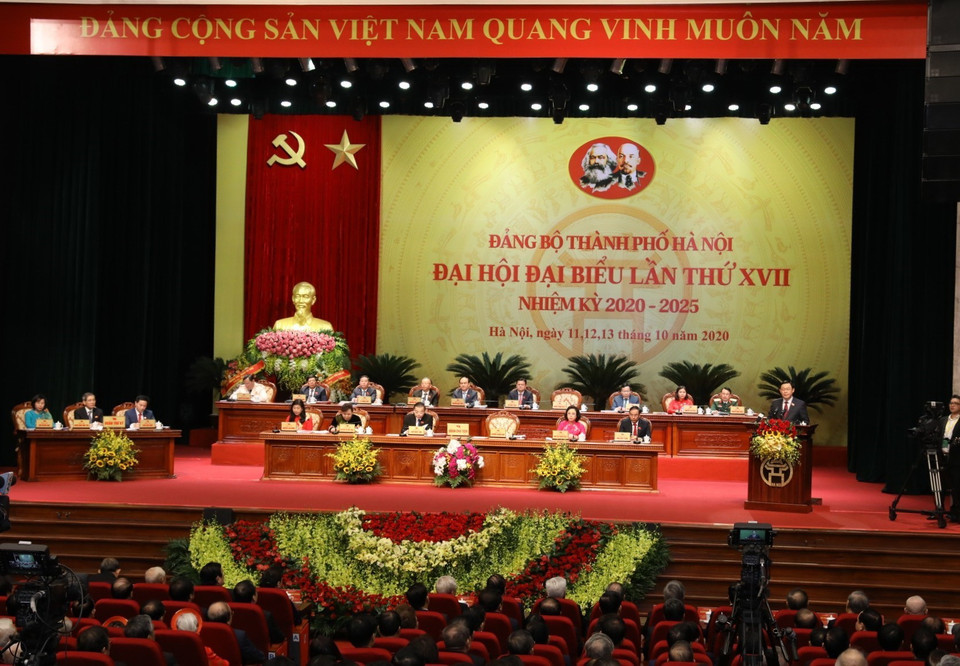 Đoàn Chủ tịch điều hành Đại hội. (Ảnh: Văn Điệp/TTXVN)