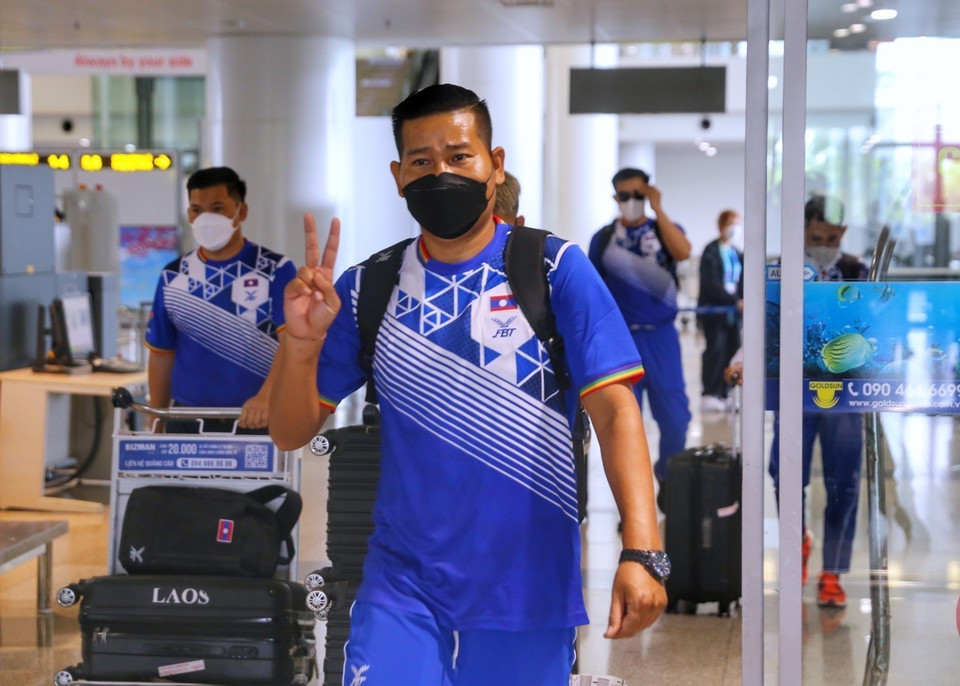 Các vận động viên Pencak Silat Lào tại sân bay Nội Bài. (Ảnh: Tuấn Đức/TTXVN)