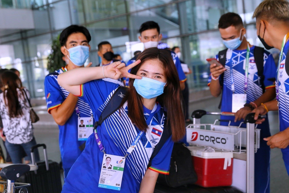 Các vận động viên Pencak Silat Lào tại sân bay Nội Bài. (Ảnh: Tuấn Đức/TTXVN)