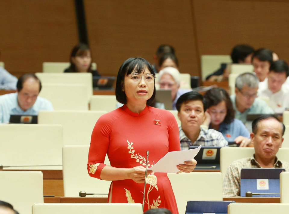 Đại biểu Quốc hội tỉnh Hải Dương Nguyễn Thị Việt Nga phát biểu. (Ảnh: Phương Hoa/TTXVN)