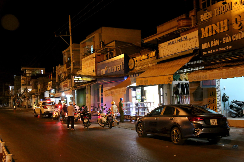 Những ngày gần đây, số ca mắc COVID-19 trên địa bàn thành phố Phan Thiết tăng nhanh, nhất là ca bệnh trong cộng đồng. (Ảnh: Nguyễn Thanh/TTXVN)