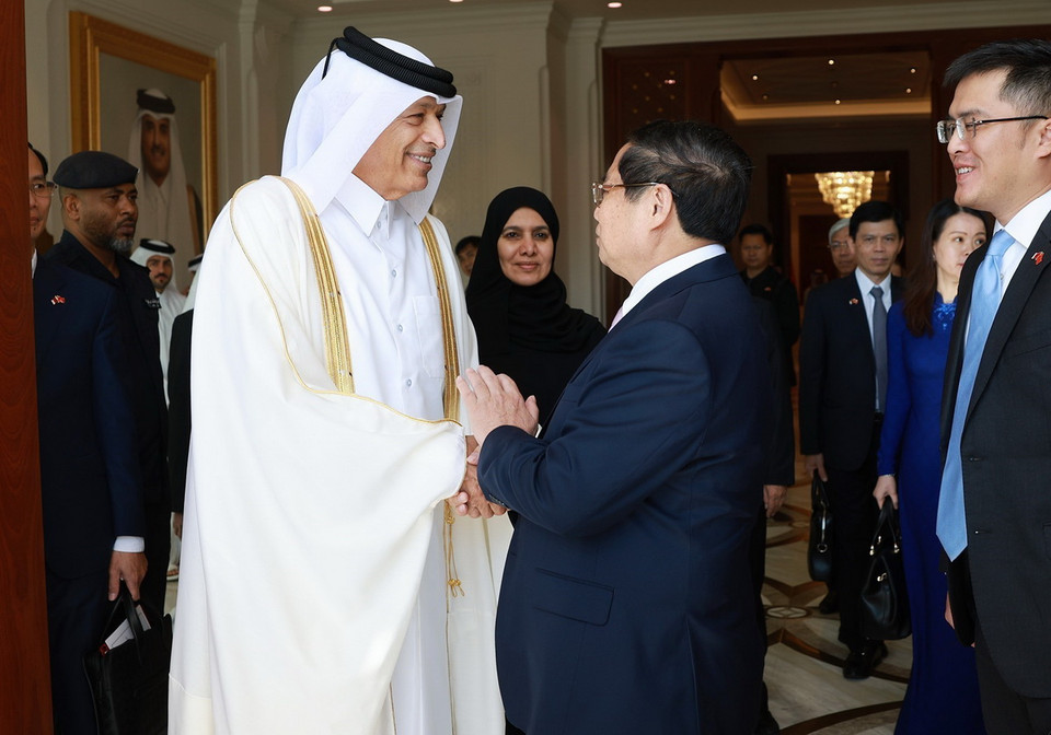 Thủ tướng Phạm Minh Chính hội kiến Chủ tịch Quốc hội Qatar Hassan bin Abdullah Al-Ghanim. (Ảnh: Dương Giang/TTXVN)