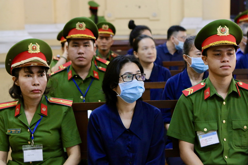 Các bị cáo tại phiên tuyên án sơ thẩm vụ án Vạn Thịnh Phát giai đoạn 2 ngày 17/10/2024. (Ảnh: Thanh Vũ/TTXVN)