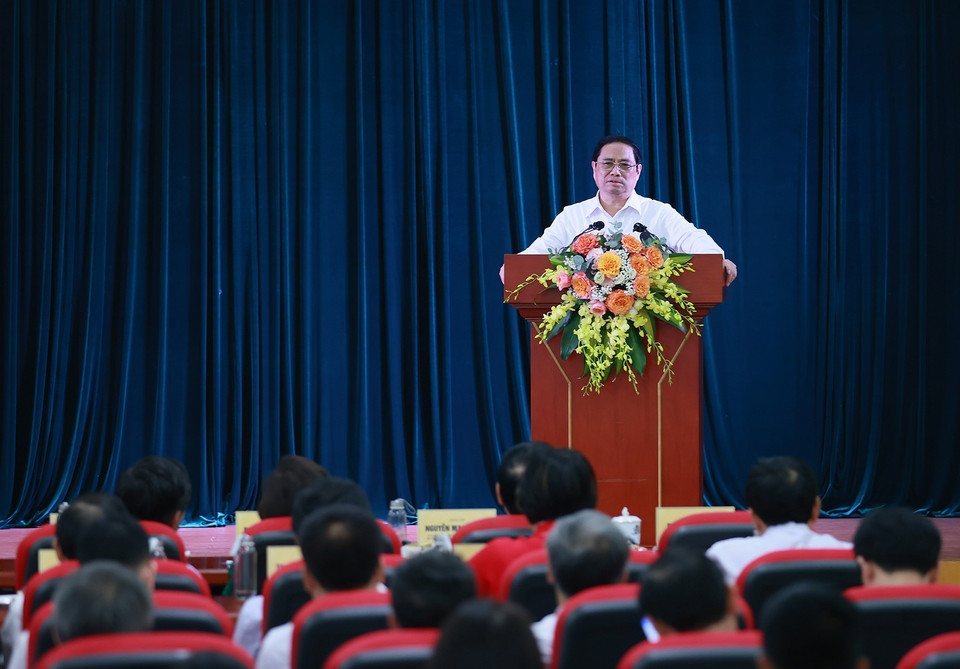 Thủ tướng Phạm Minh Chính phát biểu chỉ đạo tại buổi làm việc với Hội Nhà báo Việt Nam. (Ảnh: Dương Giang/TTXVN)