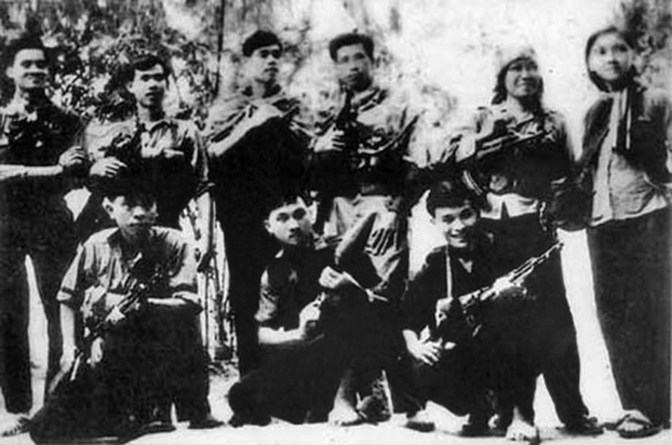 Lực lượng biệt động Sài Gòn đã khẳng định được vai trò xung kích của mình bằng những chiến công xuất sắc đánh thẳng vào trung tâm đầu não chiến tranh của Mỹ nguỵ. Trong ảnh: Đội vũ trang Ban Tuyên huấn đặc khu Sài Gòn-Gia Định (T4) trước giờ xuất kích tham gia chiến dịch Tết Mậu Thân 1968. (Ảnh: Tư liệu/TTXVN phát)