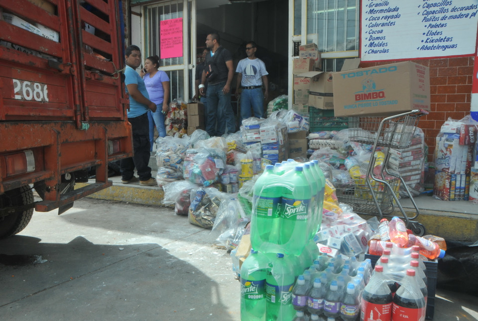 Một trung tâm phân phối hàng cứu trợ. (Ảnh: Việt Hùng/Vietnam+)