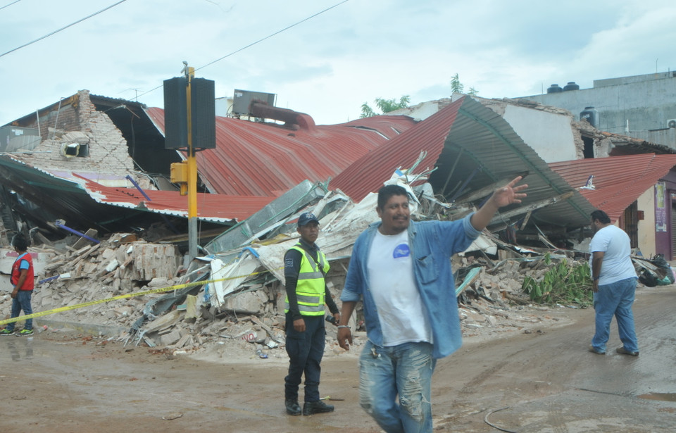 Nhiều ngôi nhà bị tàn phá. (Ảnh: Việt Hùng/Vietnam+)