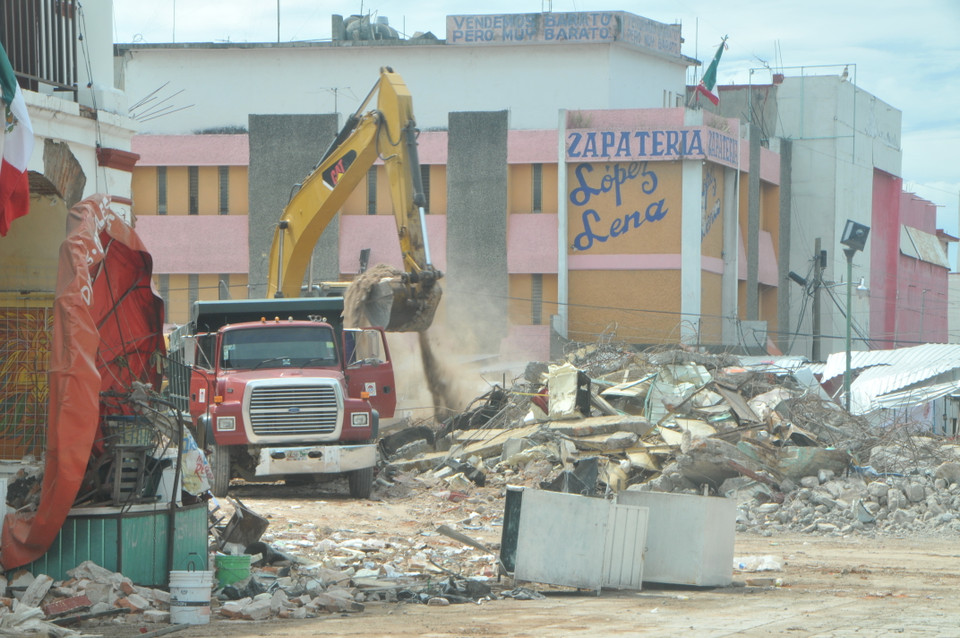 Nhiều ngôi nhà bị tàn phá. (Ảnh: Việt Hùng/Vietnam+)