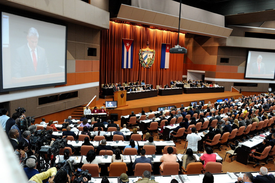 Đồng chí Miguel Díaz-Canel lần đầu tiên phát biểu trước Quốc hội Cuba với danh nghĩa Chủ tịch Hội đồng Nhà nước. (Ảnh: Lê Hà/TTXVN)