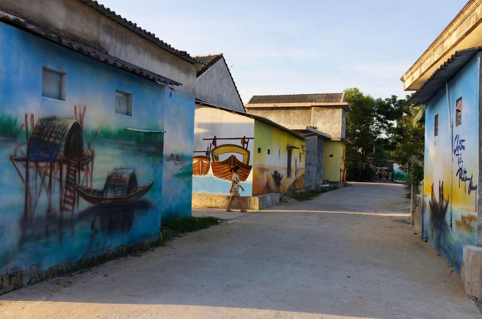 Khung cảnh thanh bình của làng chài Ngư Mỹ Thạnh. (Ảnh: Hồ Cầu/TTXVN)