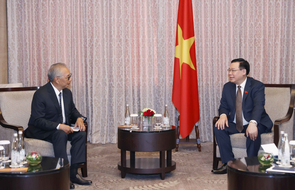 Chủ tịch Quốc hội Vương Đình Huệ tiếp ông Budiarsa Sastrawinata Chủ tịch Tập đoàn Ciputra. (Ảnh: Doãn Tấn/TTXVN)