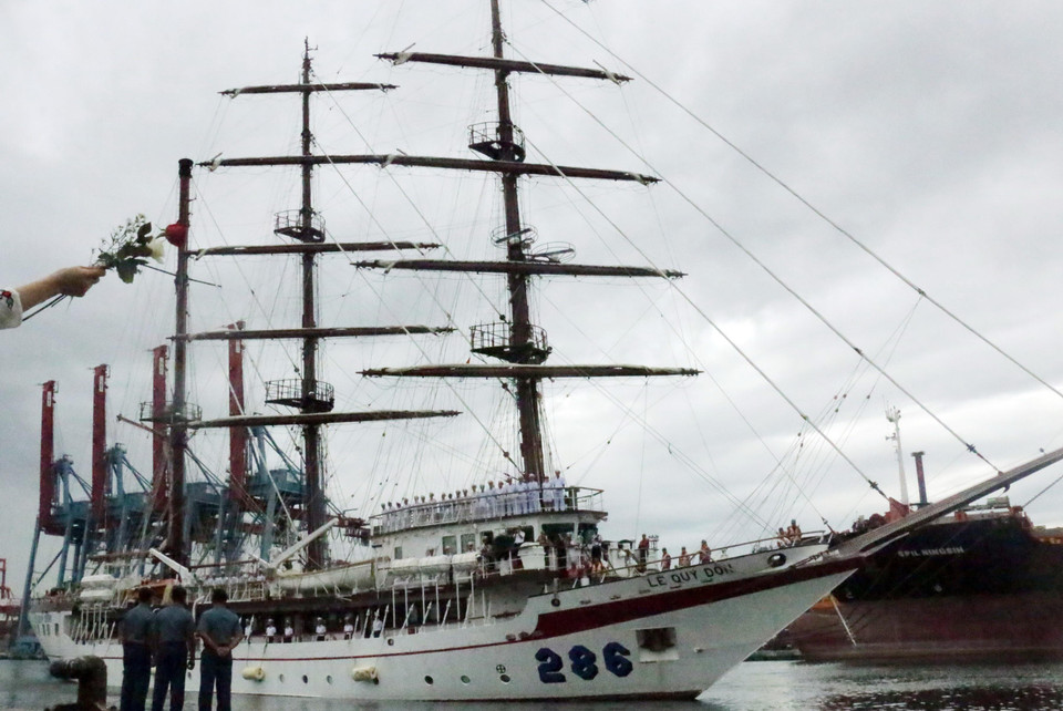  Ngày 1/5/2019, tàu buồm 286 Lê Quý Đôn cập cảng Tanjung Priok, Jakarta, bắt đầu chuyến thăm và giao lưu với Hải quân Indonesia. (Ảnh: Đình Ánh/TTXVN)