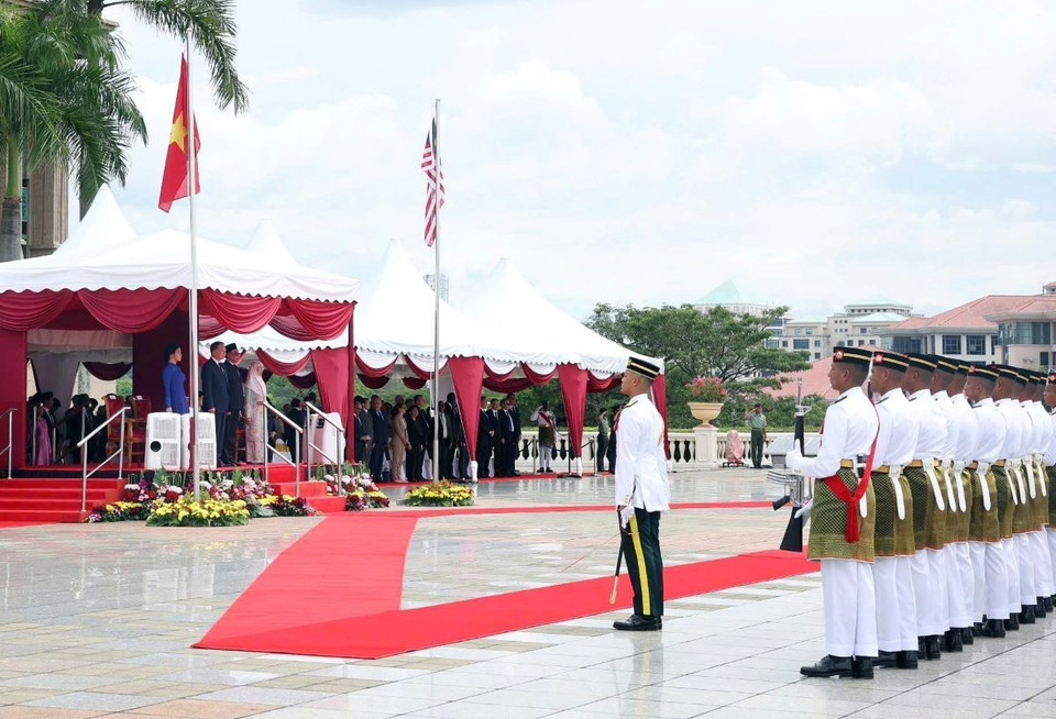 Lễ đón Tổng Bí thư Tô Lâm và Phu nhân được tổ chức trọng thể tại Phủ Thủ tướng ở trung tâm hành chính Putrajaya, Malaysia. (Ảnh: Thống Nhất/TTXVN)