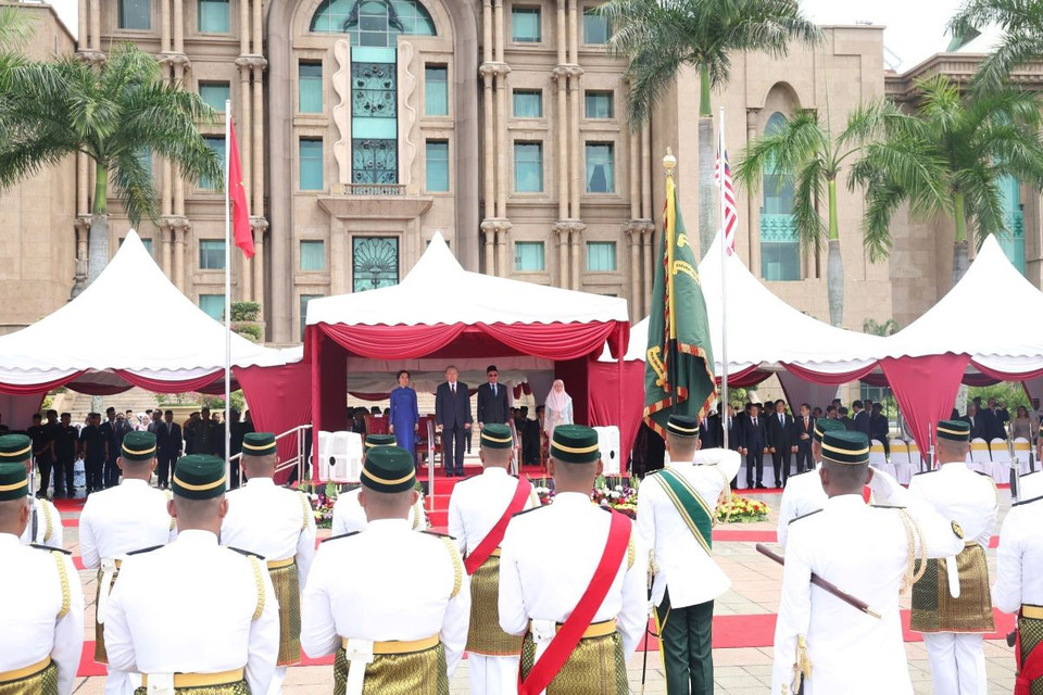 Lễ đón Tổng Bí thư Tô Lâm và Phu nhân được tổ chức trọng thể tại Phủ Thủ tướng ở trung tâm hành chính Putrajaya, Malaysia. (Ảnh: Thống Nhất/TTXVN)