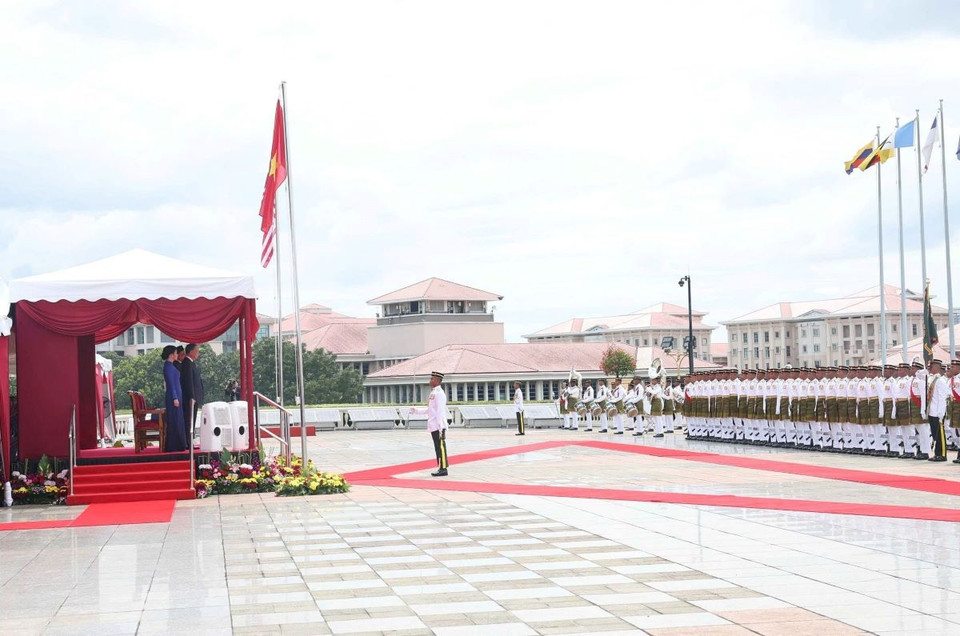 Lễ đón Tổng Bí thư Tô Lâm và Phu nhân tại Phủ Thủ tướng ở thành phố Putrajaya. (Ảnh: Thống Nhất/TTXVN)