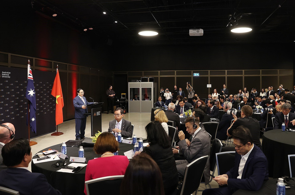 Thủ tướng Phạm Minh Chính phát biểu tại buổi đến thăm Trường Đại học Quốc gia Australia (ANU). (Ảnh: Dương Giang/TTXVN)