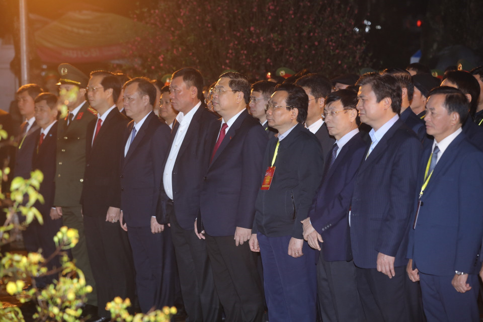 Các đại biểu dự lễ khai ấn. (Ảnh: Minh Quyết/TTXVN)