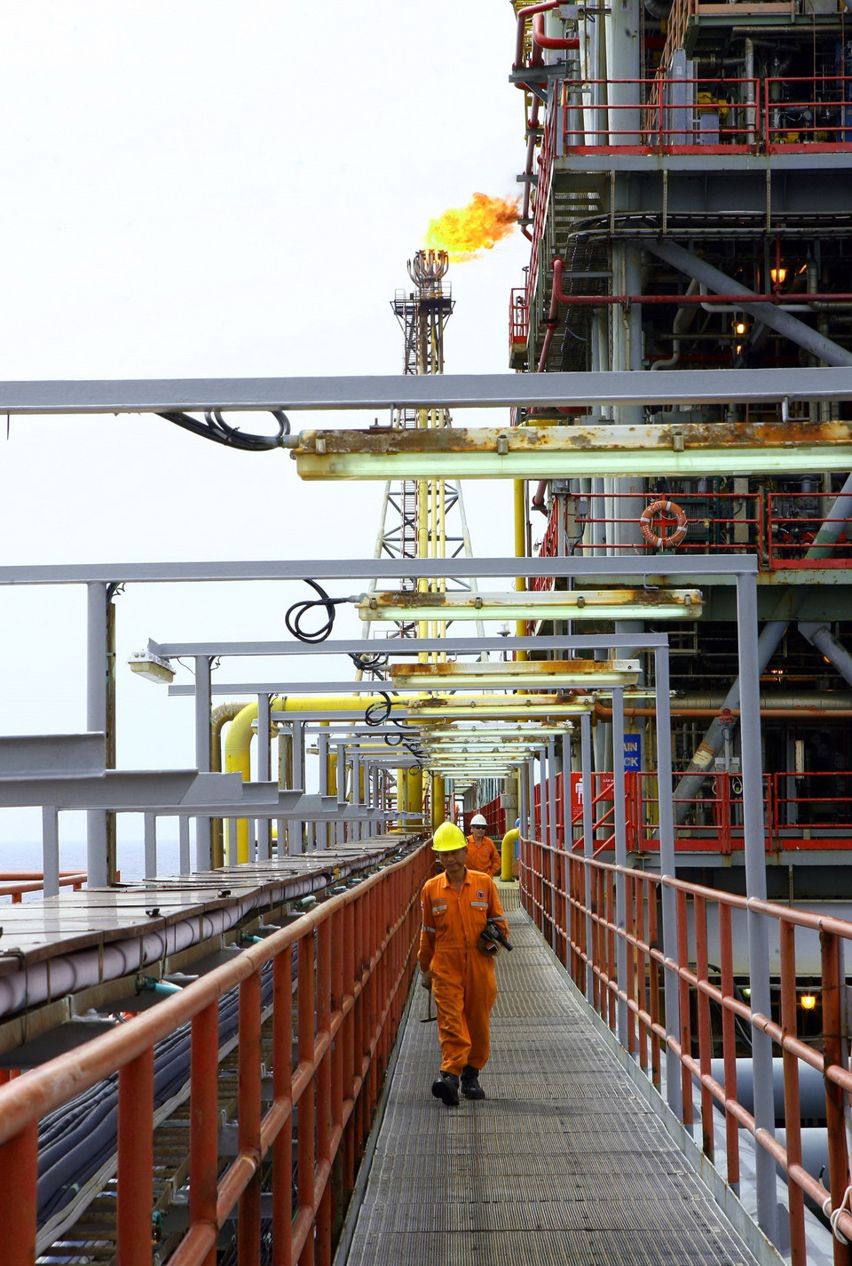 Một góc giàn công nghệ trung tâm số 2 trên mỏ Bạch Hổ. (Ảnh: Huy Hùng/TTXVN)