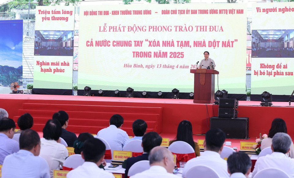 Thủ tướng Phạm Minh Chính phát động Phong trào thi đua “Xóa nhà tạm, nhà dột nát” trong cả nước. (Ảnh: Dương Giang/TTXVN)