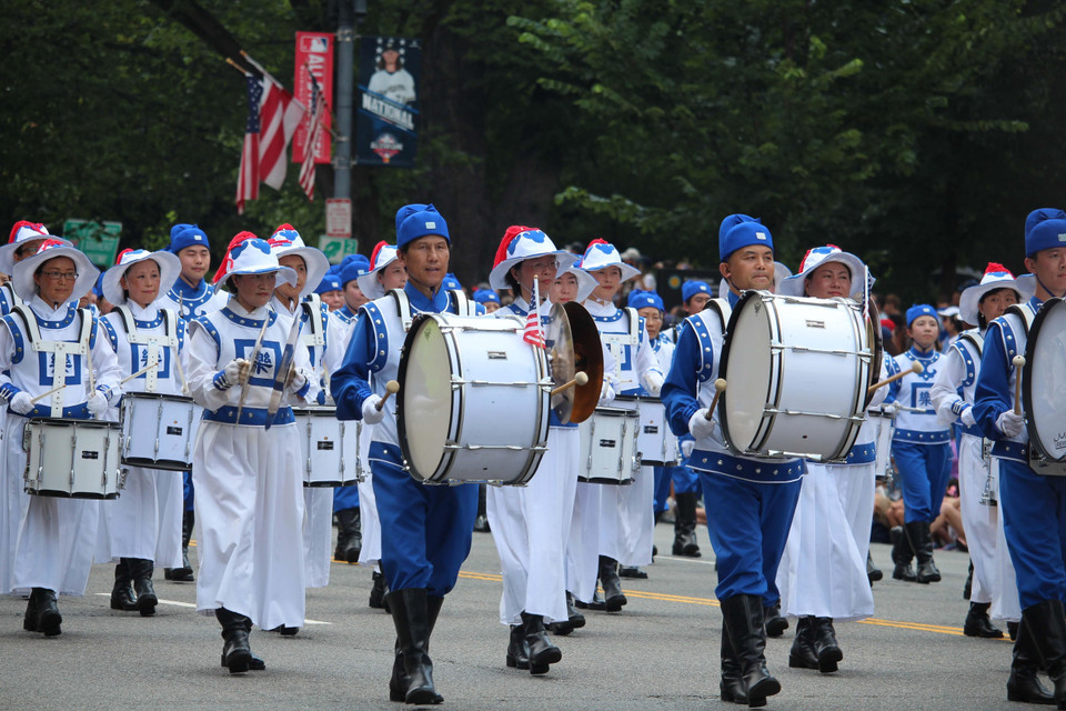 Một đội trống trong lễ diễu hành kỷ niệm ngày Quốc khánh Mỹ 4/7. (Ảnh: Đặng Huyền/TTXVN)