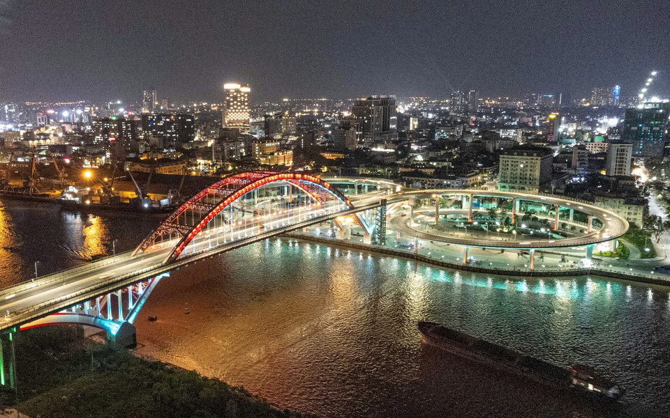 Cầu Hoàng Văn Thụ có chiều dài hơn 1,5 km nối phường Minh Khai (quận Hồng Bàng) với xã Tân Dương (huyện Thủy Nguyên). (Ảnh: Quốc Khánh/TTXVN)