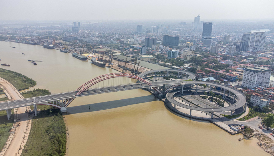Cầu Hoàng Văn Thụ kết nối phường Minh Khai (quận Hồng Bàng) với xã Tân Dương (huyện Thủy Nguyên), (Ảnh: Hoàng Hiếu/TTXVN)