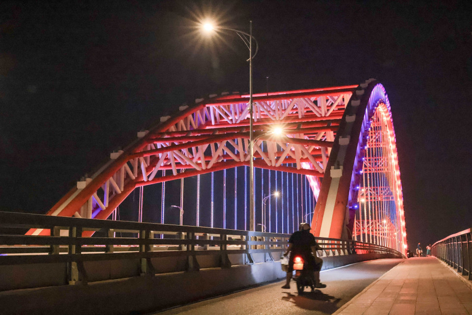 Cầu Hoàng Văn Thụ kết nối phường Minh Khai (quận Hồng Bàng) với xã Tân Dương (huyện Thủy Nguyên). (Ảnh: Hoàng Hiếu/TTXVN)