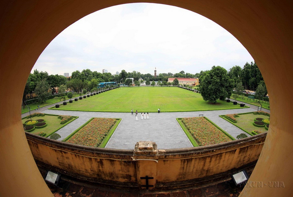 Sân Cột cờ Hà Nội, nơi tổ chức lễ chào cờ đầu tiên trong Ngày Giải phóng Thủ đô, chiều 10/10/1954. (Ảnh: Thanh Tùng/TTXVN)