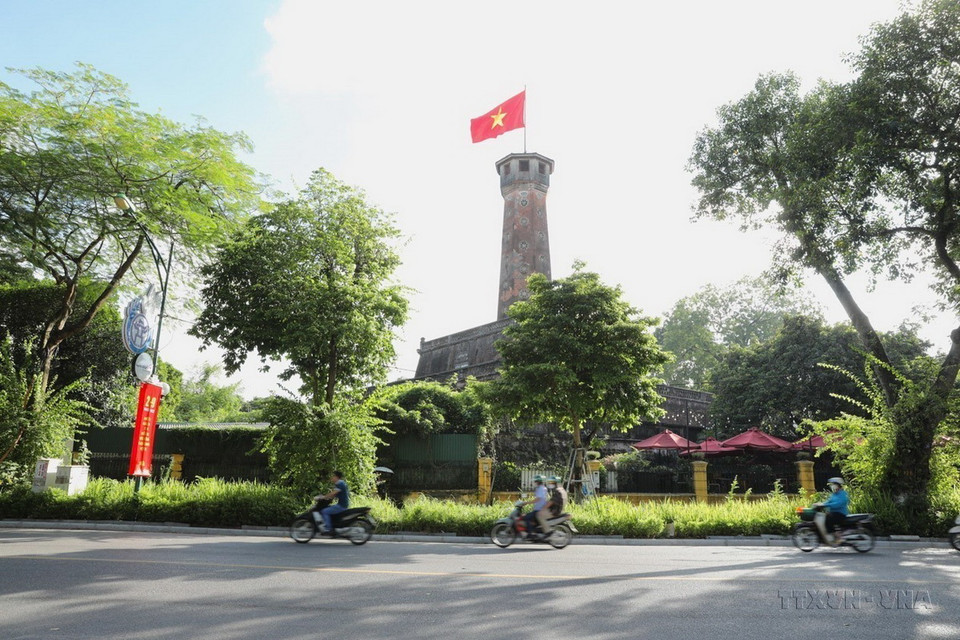 Khu Di tích cột cờ Hà Nội những ngày mùa Thu tháng Tám. (Ảnh: Minh Quyết/TTXVN)
