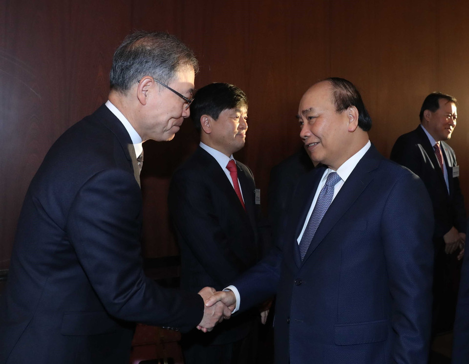 Thủ tướng Nguyễn Xuân Phúc và các đại biểu. (Ảnh: Thống Nhất/TTXVN)