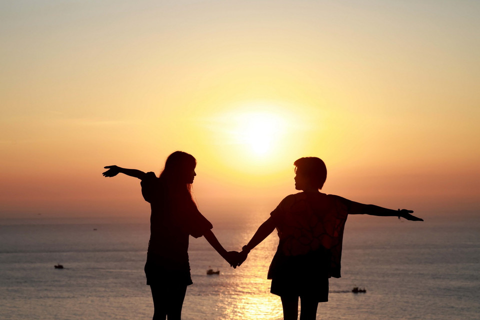 Trải nghiệm đón ánh bình minh đầu tiên tại Mũi Điện luôn là dấu ấn không phai khi du lịch tại Phú Yên. (Ảnh: Nhật Anh/TTXVN)