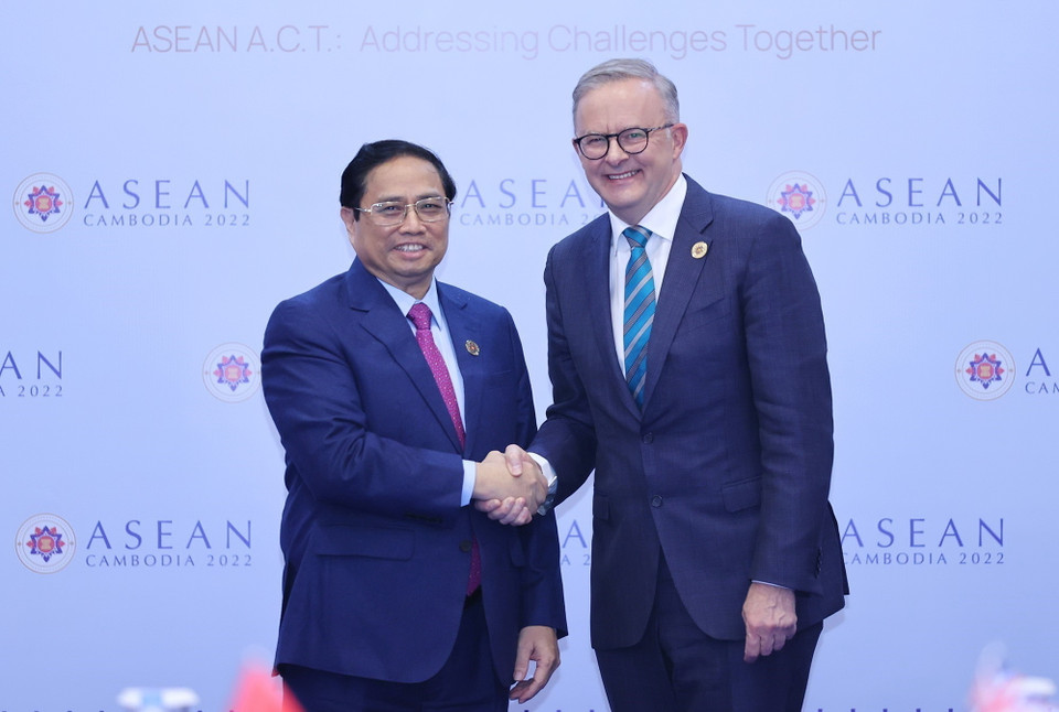 Thủ tướng Phạm Minh Chính gặp Thủ tướng Australia Anthony Albanese. (Ảnh: Dương Giang/TTXVN)