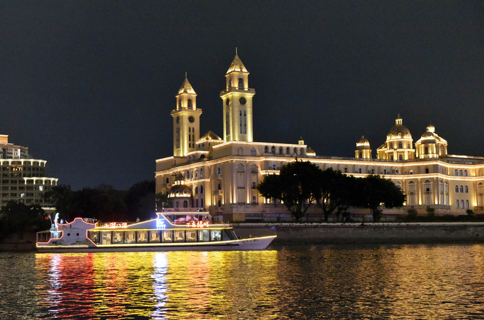 Với hệ thống sông ngòi chằng chịt, Phúc Châu còn được ví như “Vennie của phương Đông”. Đây chính là điều kiện độc đáo thôi thúc chính quyền thành phố đề ra chiến lược phát triển du lịch sinh thái sông nước. (Ảnh: Thành Dương/Vietnam+)