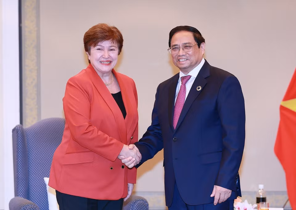 Thủ tướng Phạm Minh Chính tiếp Tổng Giám đốc Quỹ Tiền tệ Quốc tế (IMF) Kristalina Georgieva. (Ảnh: Dương Giang/TTXVN)