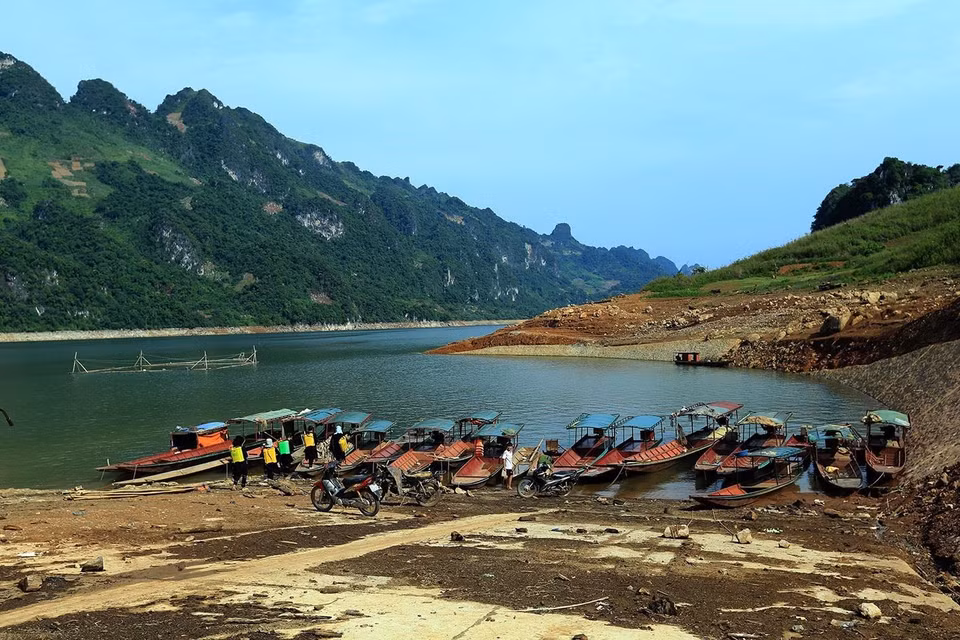 Bến thuyền là nơi giao thương của người dân nơi đây. (Ảnh: Phan Tuấn Anh/TTXVN)
