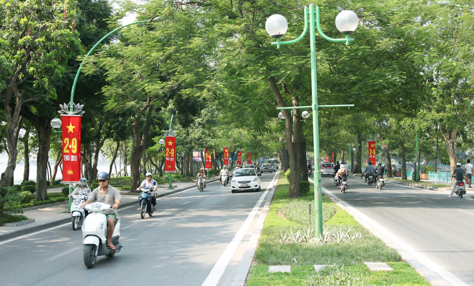 Đường Thanh Niên được trang trí chào mừng ngày 2/9. (Doãn Đức/Vietnam)
