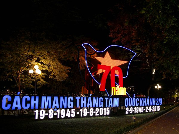 Biểu tượng thời gian 70 năm Quốc khánh 2/9. (Doãn Đức/Vietnam)