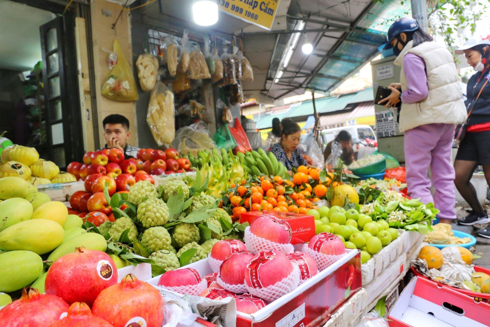 Phong phú các loại hoa quả phục vụ nhu cầu của người dân. (Ảnh: Tuấn Đức/TTXVN)