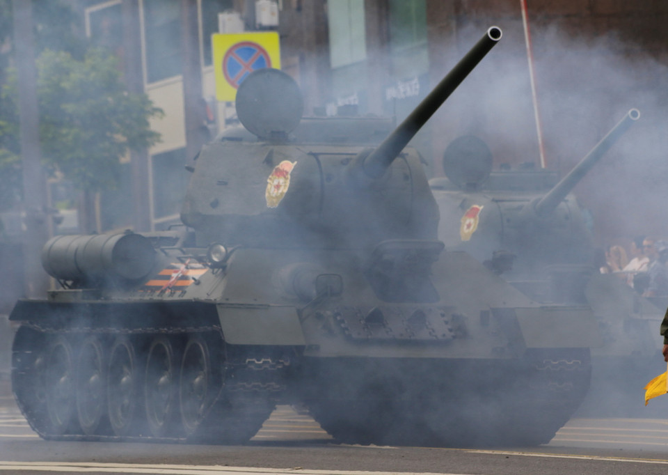 Những chiếc xe tăng T-34-85 huyền thoại trên quảng trường Đỏ. (Ảnh: Trần Hiếu/Vietnam+)