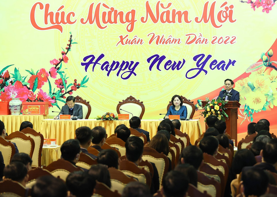 Thủ tướng chúc Tết và giao nhiệm vụ cho ngành ngân hàng. (Ảnh: Dương Giang/TTXVN)