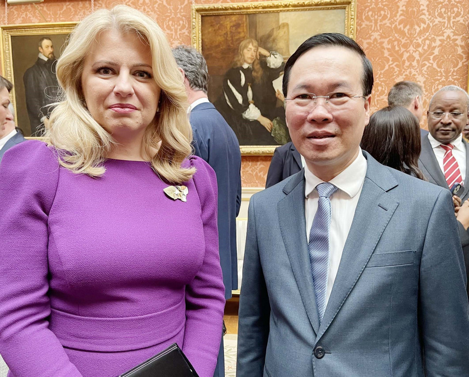 Chủ tịch nước Võ Văn Thưởng gặp Tổng thống Slovakia Zuzana Caputova. (Ảnh: TTXVN phát)