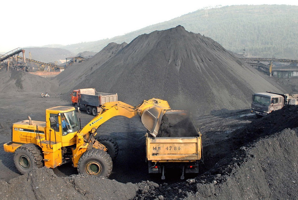 Sản xuất than những ngày đầu năm 2009 ở Công ty than Mạo Khê (Tập đoàn công nghiệp Than-Khoáng sản). (Ảnh: Nguyễn Đán/TTXVN)